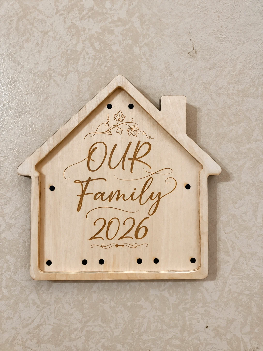 Casetta in legno Our Family 2026, realizzata da MeloCrea